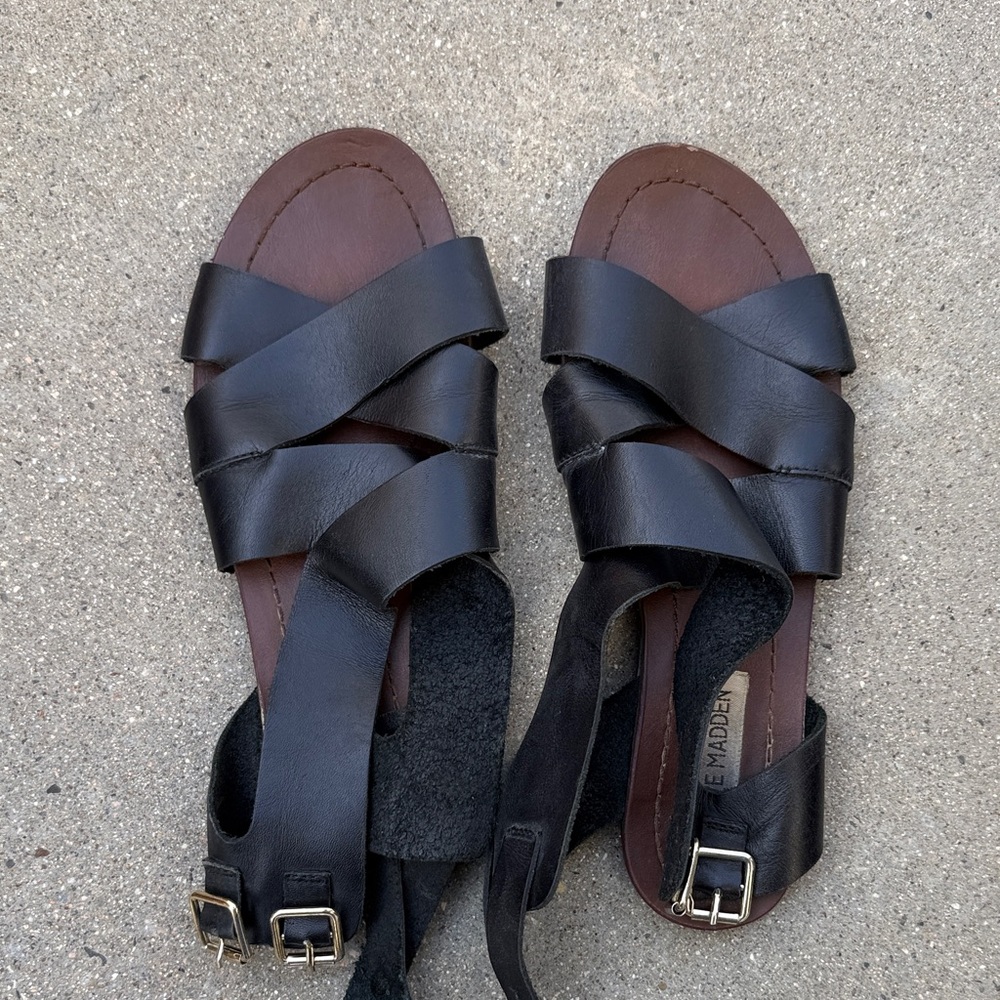 Steve Madden Black and Brown Crisscross Leather Sandals
